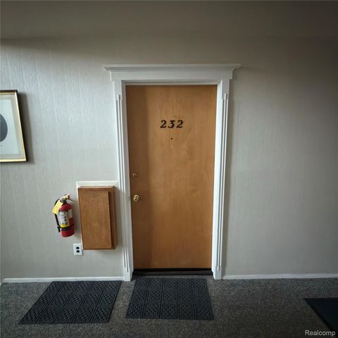 29232 Hoover Road 232, Warren, MI 48093