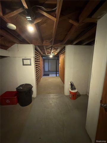 29232 Hoover Road 232, Warren, MI 48093