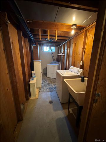 29232 Hoover Road 232, Warren, MI 48093