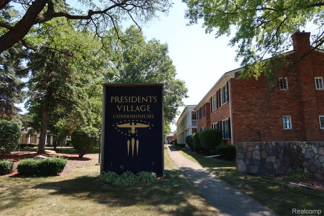 29232 Hoover Road 232, Warren, MI 48093