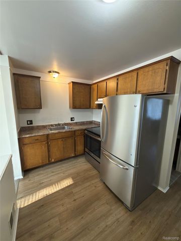 29232 Hoover Road 232, Warren, MI 48093