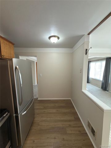29232 Hoover Road 232, Warren, MI 48093