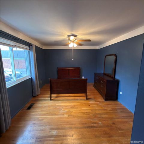 29232 Hoover Road 232, Warren, MI 48093
