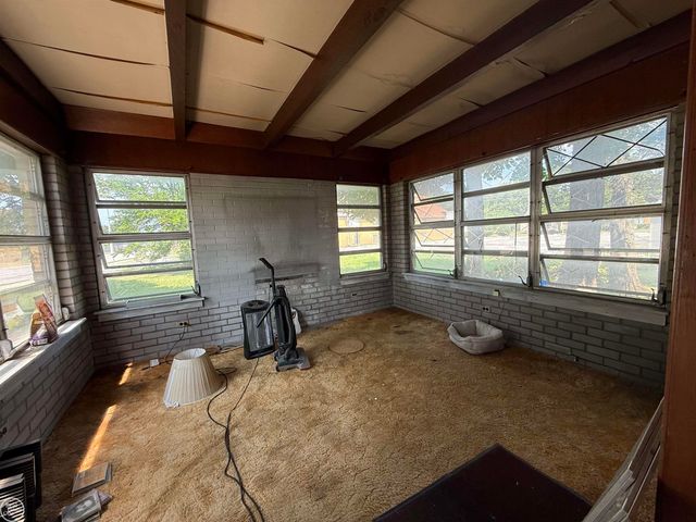 17441 E 11 Mile Road, Roseville, MI 48066