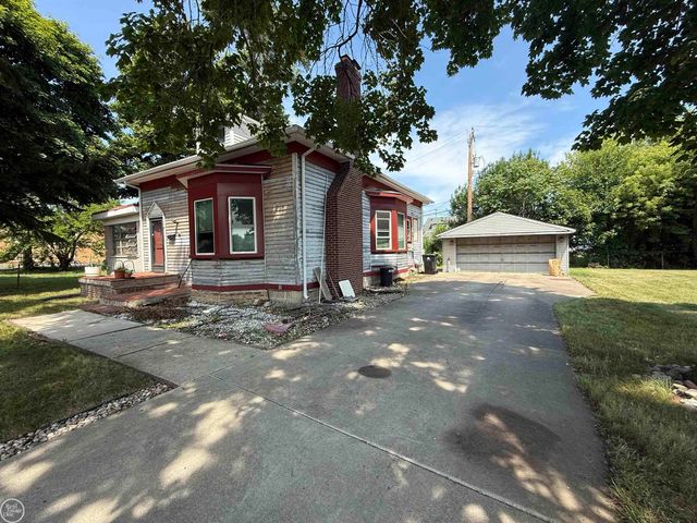 17441 E 11 Mile Road, Roseville, MI 48066