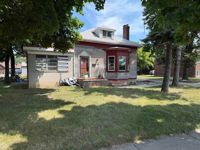 17441 E 11 Mile Road, Roseville, MI 48066