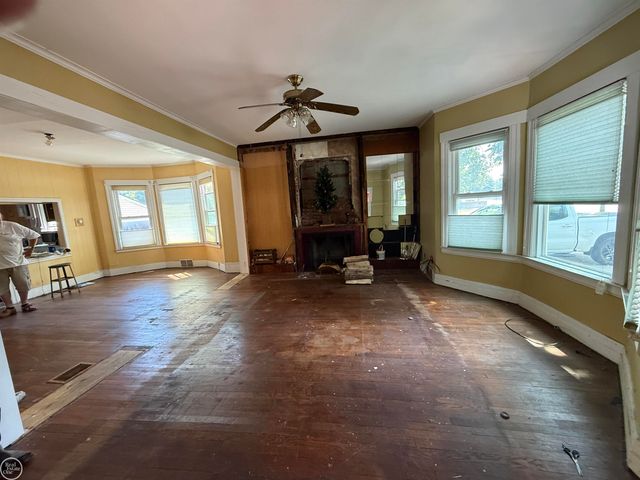 17441 E 11 Mile Road, Roseville, MI 48066