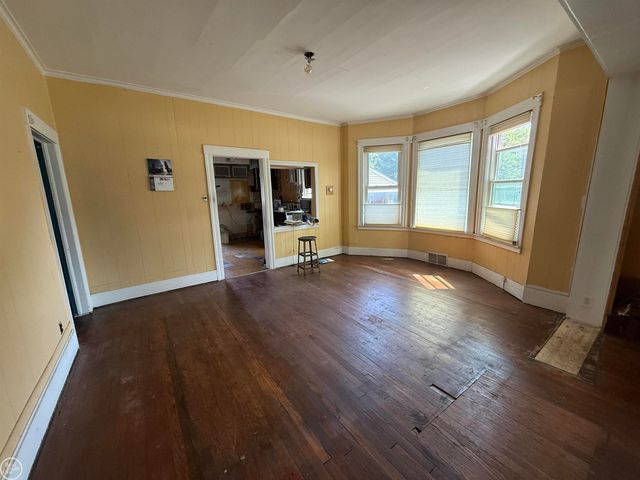17441 E 11 Mile Road, Roseville, MI 48066