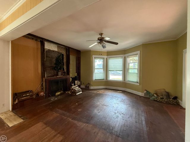 17441 E 11 Mile Road, Roseville, MI 48066