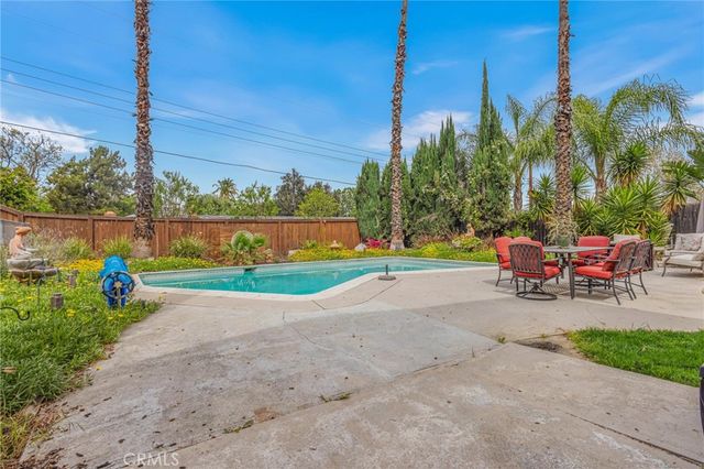 2367 Deerhorn Dr, Riverside, CA 92506