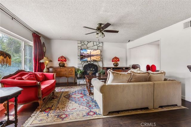 2367 Deerhorn Dr, Riverside, CA 92506