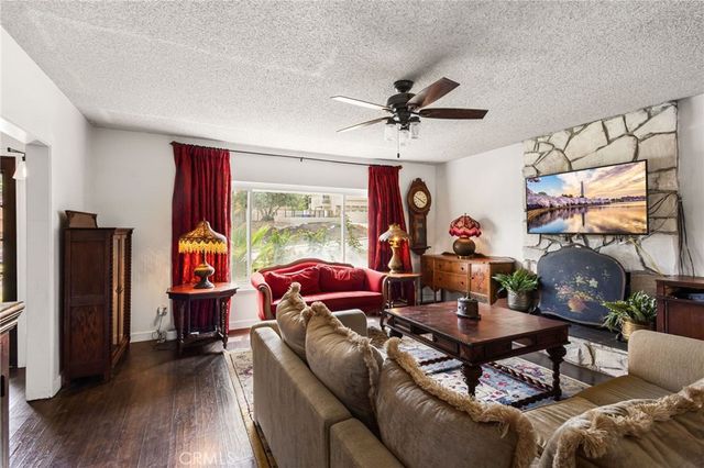 2367 Deerhorn Dr, Riverside, CA 92506