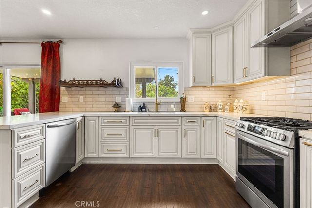 2367 Deerhorn Dr, Riverside, CA 92506