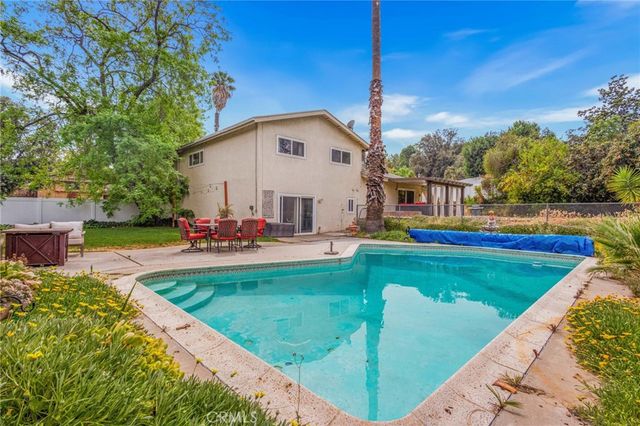 2367 Deerhorn Dr, Riverside, CA 92506