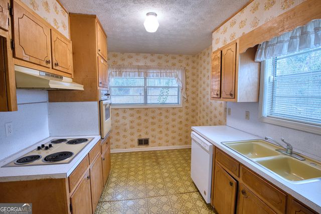 6100 Mincey Road, Stone Mountain, GA 30087