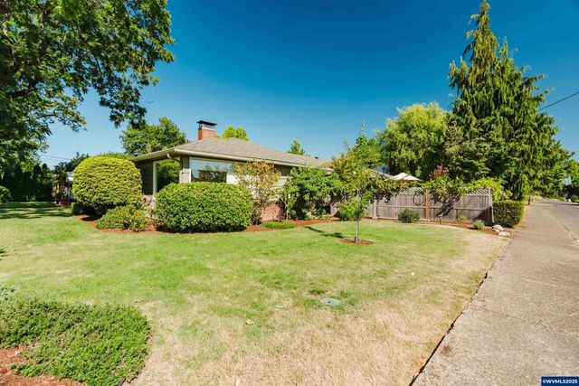 1029 Evergreen NE Av, Salem, OR 97301