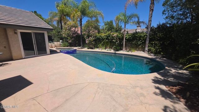 2794 Parkview Drive, Thousand Oaks, CA 91362