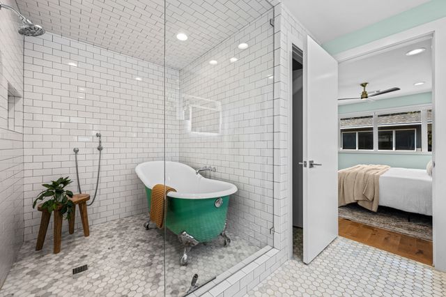 2547 Wentworth Street, Dallas, TX 75211