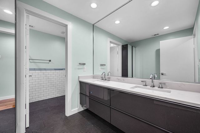 2547 Wentworth Street, Dallas, TX 75211