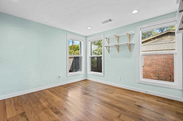 2547 Wentworth Street, Dallas, TX 75211