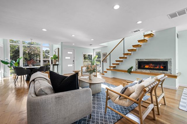 2547 Wentworth Street, Dallas, TX 75211