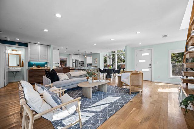 2547 Wentworth Street, Dallas, TX 75211