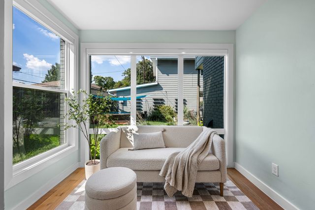 2547 Wentworth Street, Dallas, TX 75211