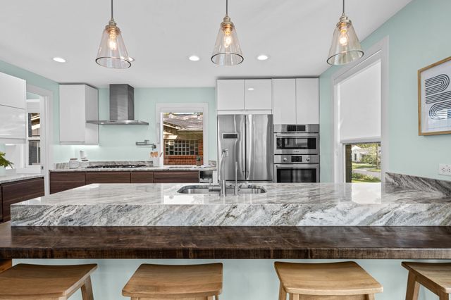 2547 Wentworth Street, Dallas, TX 75211