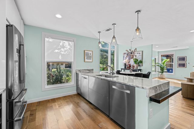 2547 Wentworth Street, Dallas, TX 75211