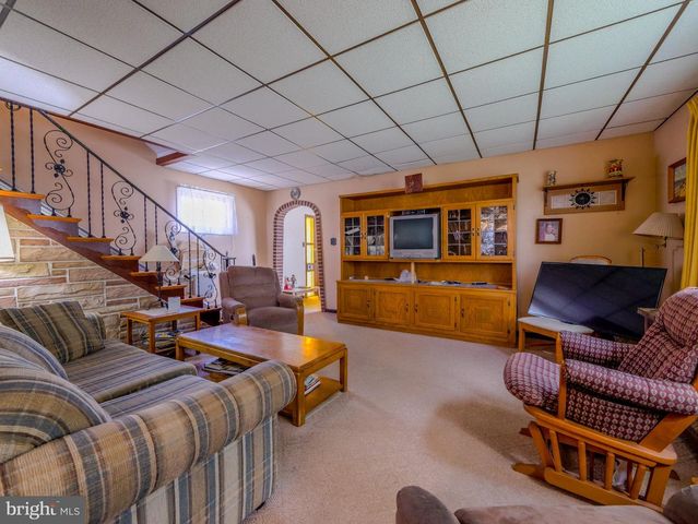627 W GARDNER AVE, Glenolden, PA 19036