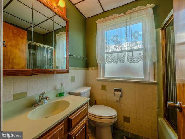 627 W GARDNER AVE, Glenolden, PA 19036