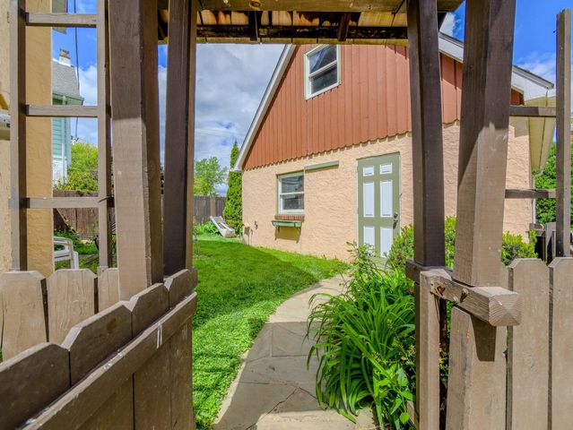 627 W GARDNER AVE, Glenolden, PA 19036