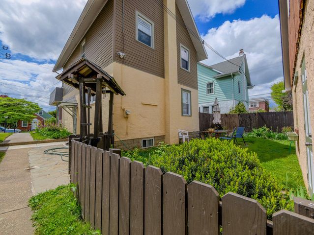 627 W GARDNER AVE, Glenolden, PA 19036