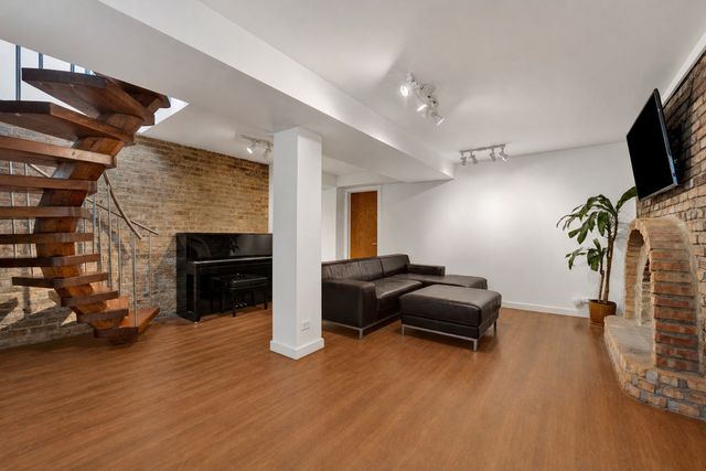 634 W GRACE Street 1E, Chicago, IL 60613