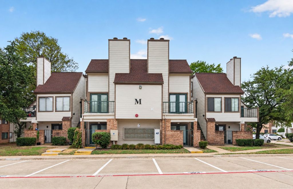 2301 Balsam Drive M210, Arlington, TX 76006 — exterior