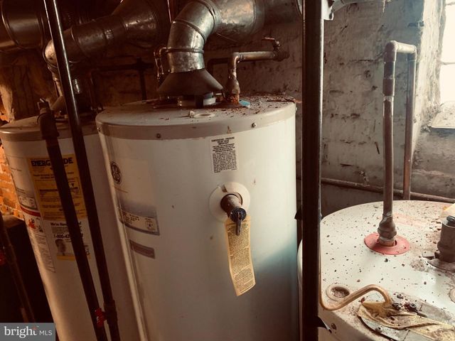 527 MAGEE AVE, Philadelphia, PA 19111