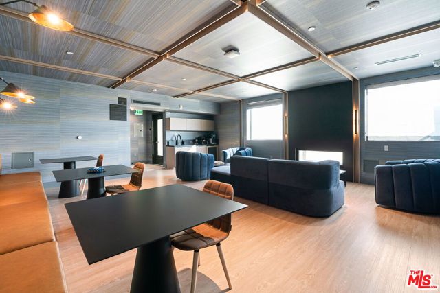 3667 Keystone Avenue 431, Los Angeles, CA 90034