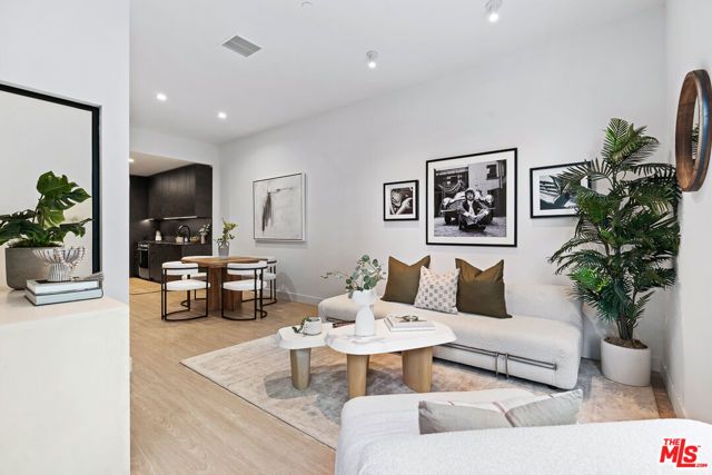 3667 Keystone Avenue 431, Los Angeles, CA 90034