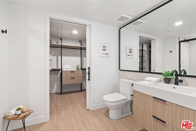 3667 Keystone Avenue 431, Los Angeles, CA 90034