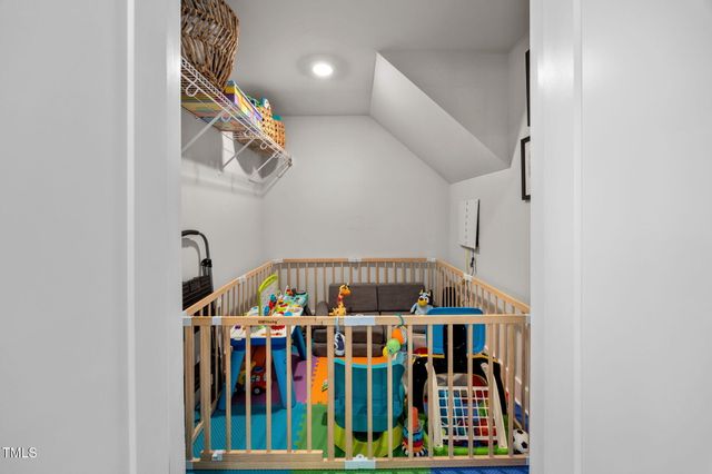 520 Roycroft Drive, Wake Forest, NC 27587