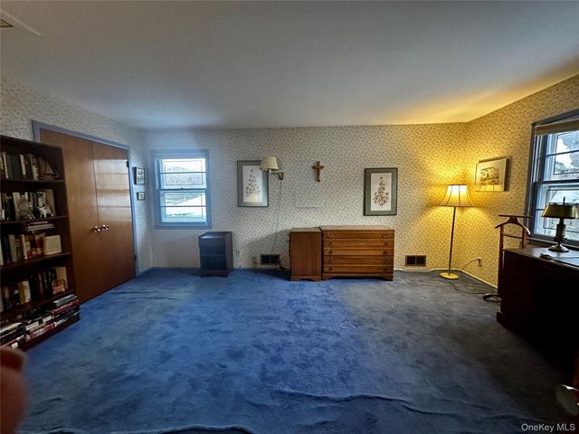 180-44 Grand Central Parkway, Jamaica, NY 11432