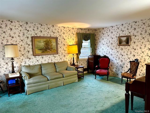 180-44 Grand Central Parkway, Jamaica, NY 11432