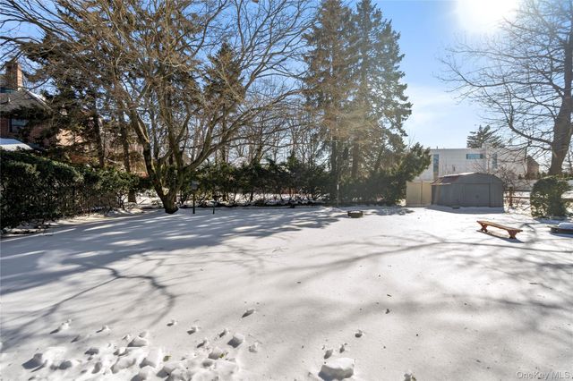 180-44 Grand Central Parkway, Jamaica, NY 11432