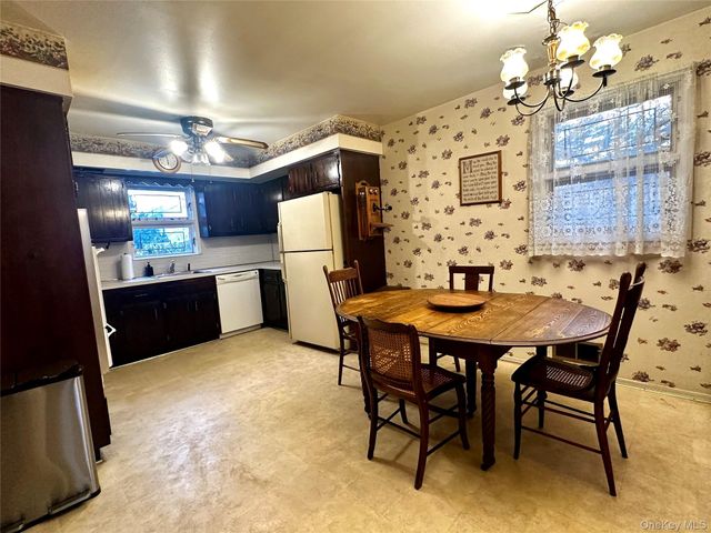 180-44 Grand Central Parkway, Jamaica, NY 11432