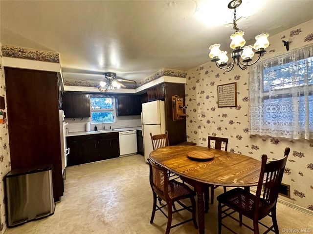 180-44 Grand Central Parkway, Jamaica, NY 11432