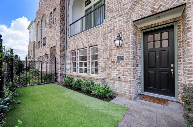 1110 Thompson Street, Houston, TX 77007