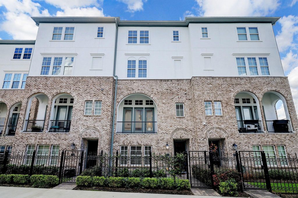 1110 Thompson Street, Houston, TX 77007