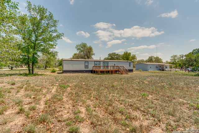 78 Spanish Oak Rd, Somerset, TX 78069