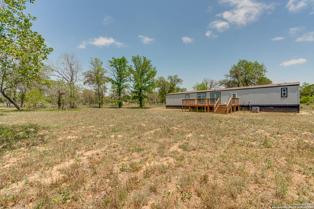 78 Spanish Oak Rd, Somerset, TX 78069