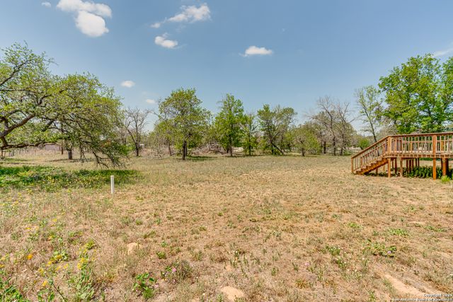 78 Spanish Oak Rd, Somerset, TX 78069